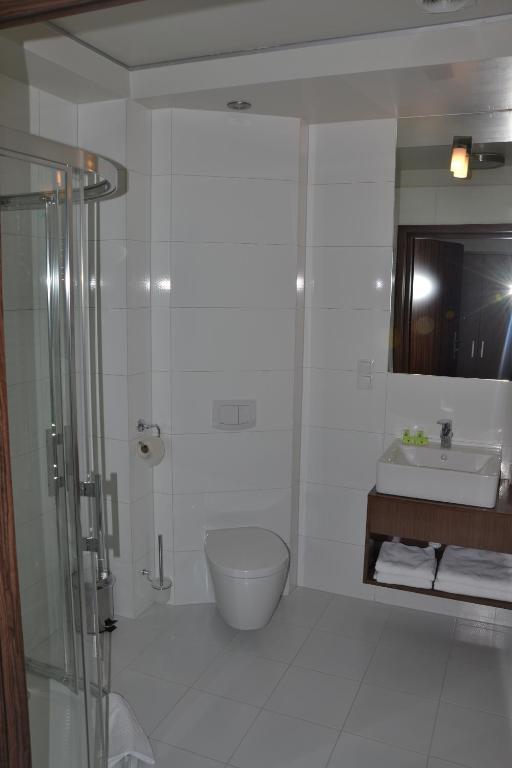 Hotel Pod Debem Тарнув Номер фото